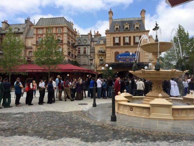Cast_member_queue